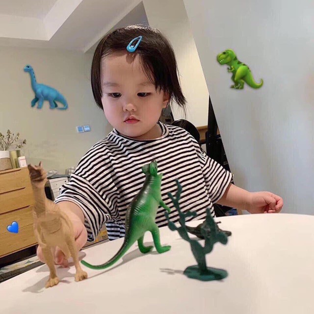 Đồ Chơi Mô Hình Khủng Long Kiếm Ăn 32CT Jurassic World Dinosaurs thiết kế sinh động, chất nhựa an toàn &amp; đẹp, phù hợp làm đồ chơi, kích thích tư duy, sáng tạo của bé thông qua mô hình