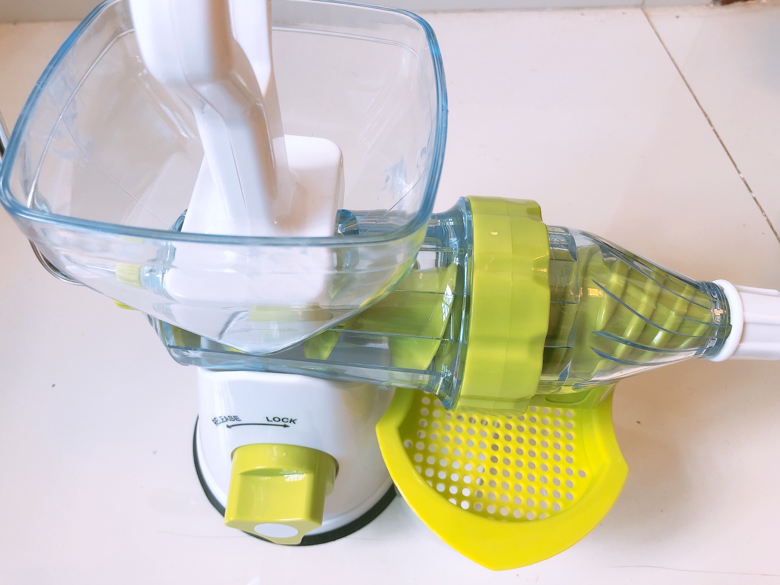 Máy xay ép hoa quả bằng tay đa năng Manual Juicer nhỏ gọn, tiện dụng, độ bền cao, chất liệu nhựa ABS an toàn cho người sử dụng