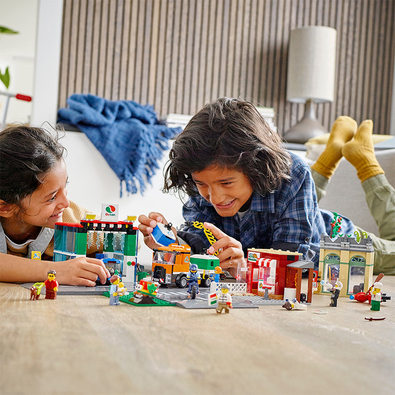 Đồ chơi LEGO City Thị Trấn Sôi Động 60292