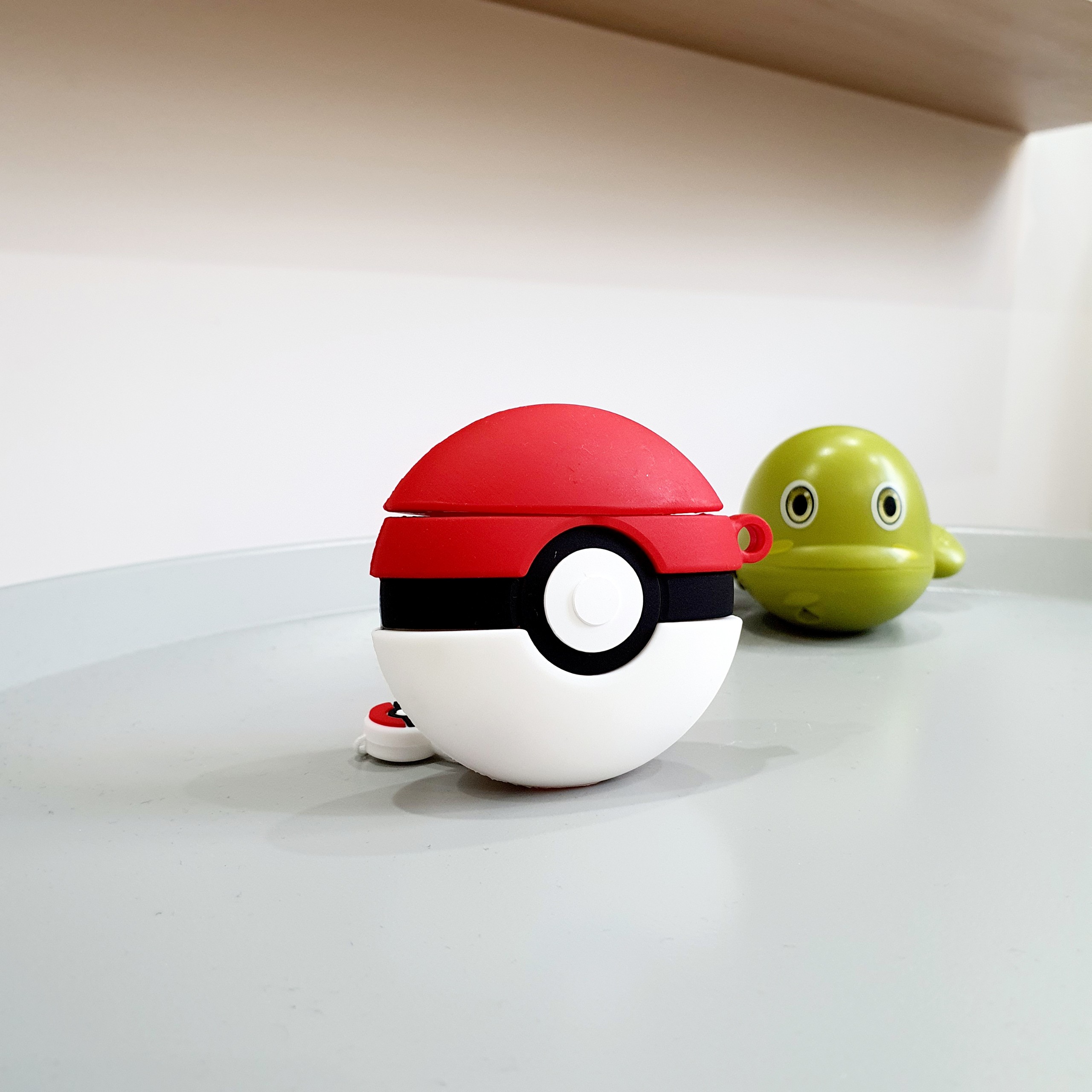 Bao Case Silicon Cho Tai Nghe Apple AirPods 1 / AirPods 2 - Hình Quả Cầu Pokemon - Ảnh Thật