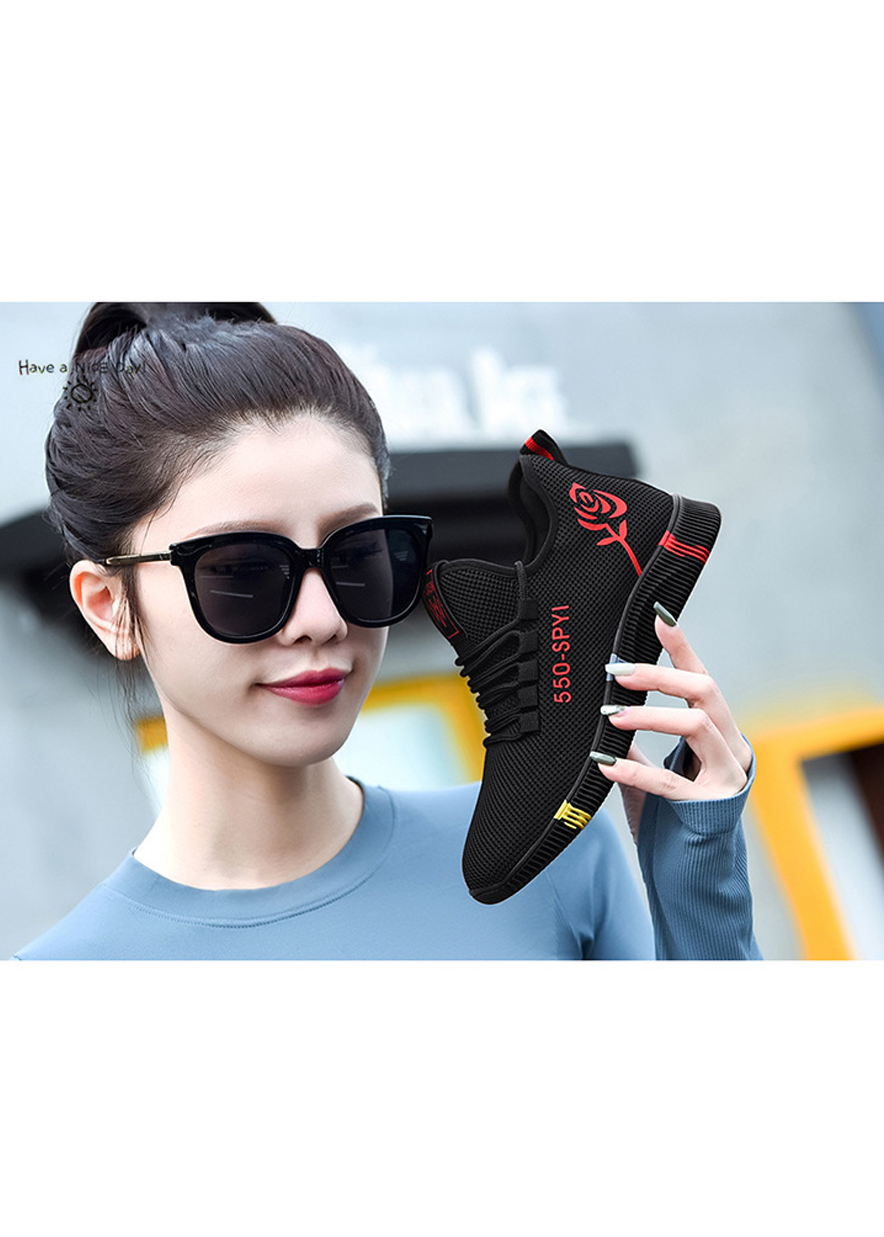 Giày sneaker nữ thời trang mới nhất buộc dây siêu nhẹ V245