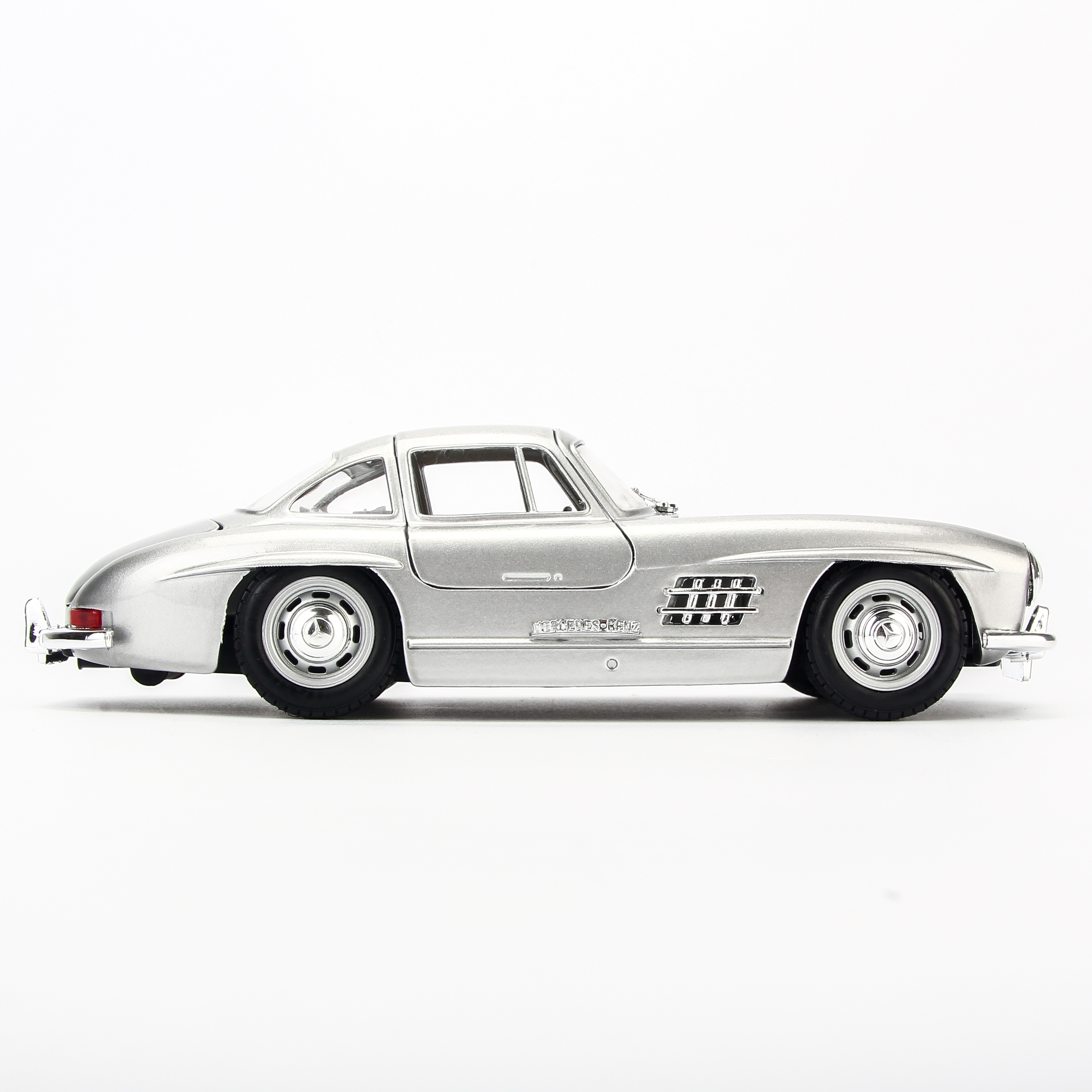 Mô Hình Xe Mercedes-Benz 300Sl 1954 Silver 1:24 Bburago-MH18-22023