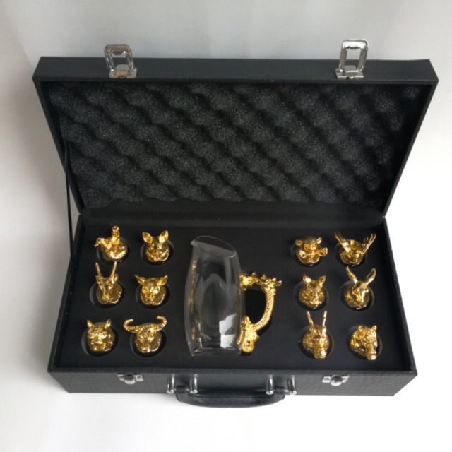 Bộ cốc chén rượu thủy tinh 12 con giáp có hộp đựng