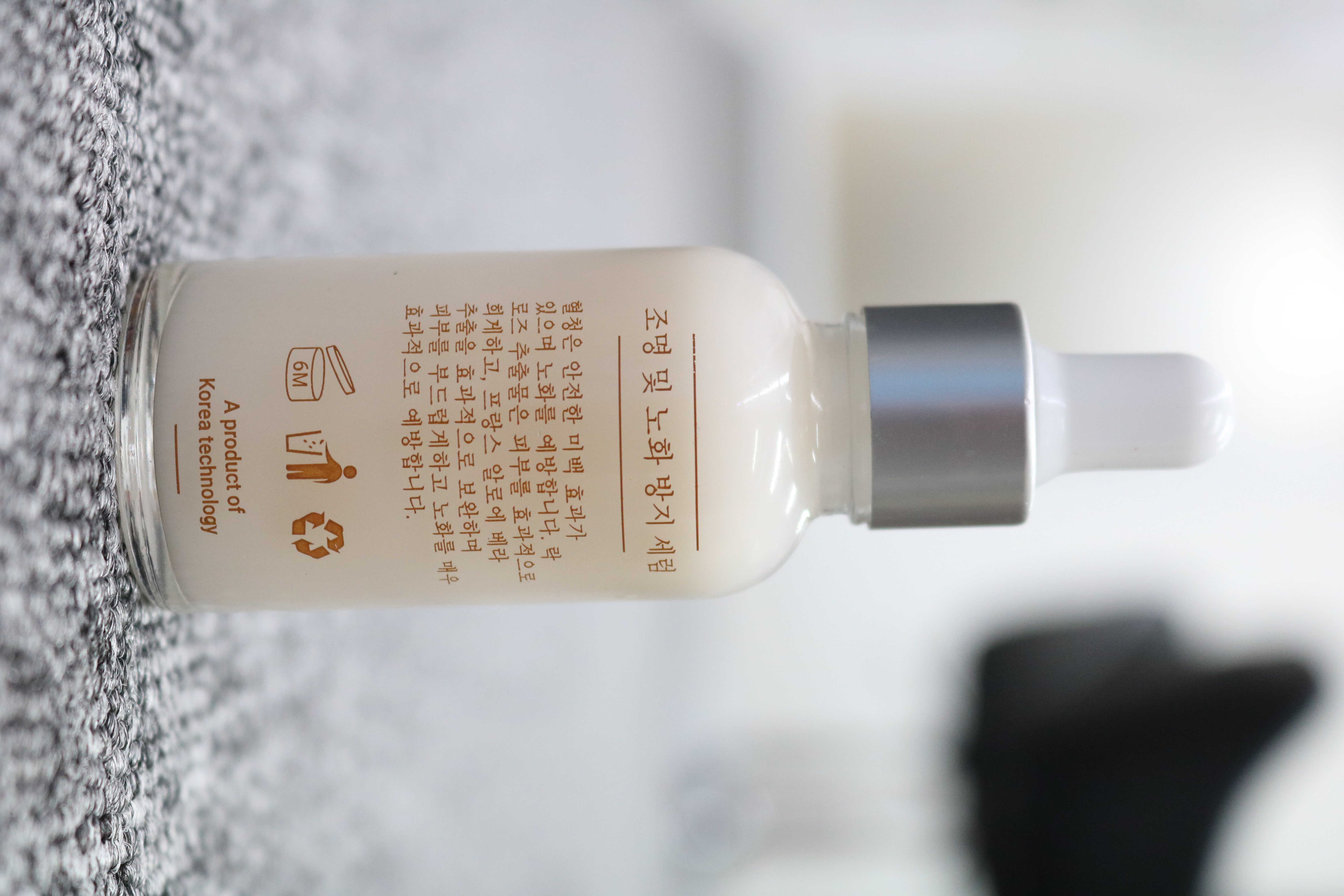Tinh Chất Serum Dưỡng Ẩm Làm Sáng Da Rosie Skin Chiết Xuất Hoa Hồng Đá Lightening & Age Defying Serum 30ml