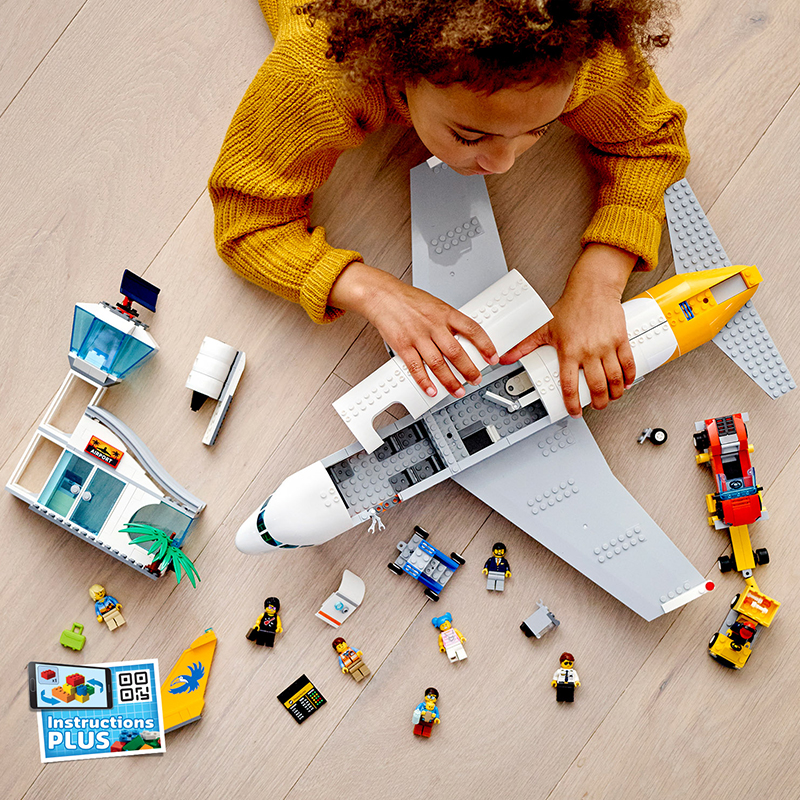 Đồ chơi lắp ráp mô hình LEGO CITY Máy bay chuyên chở hành khách 60262