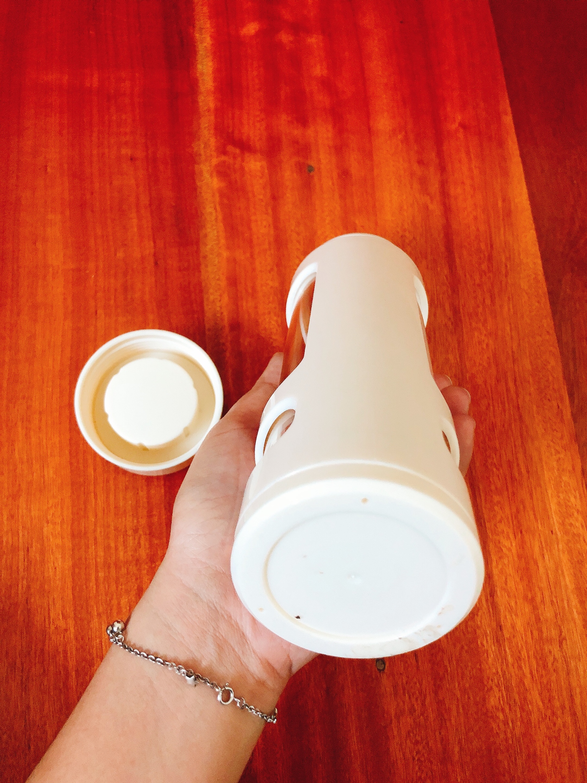 Bình đựng nước 2 lớp chống rơi vỡ, có ngăn lọc trà inox, dung tích 400ml - màu giao ngẫu nhiên