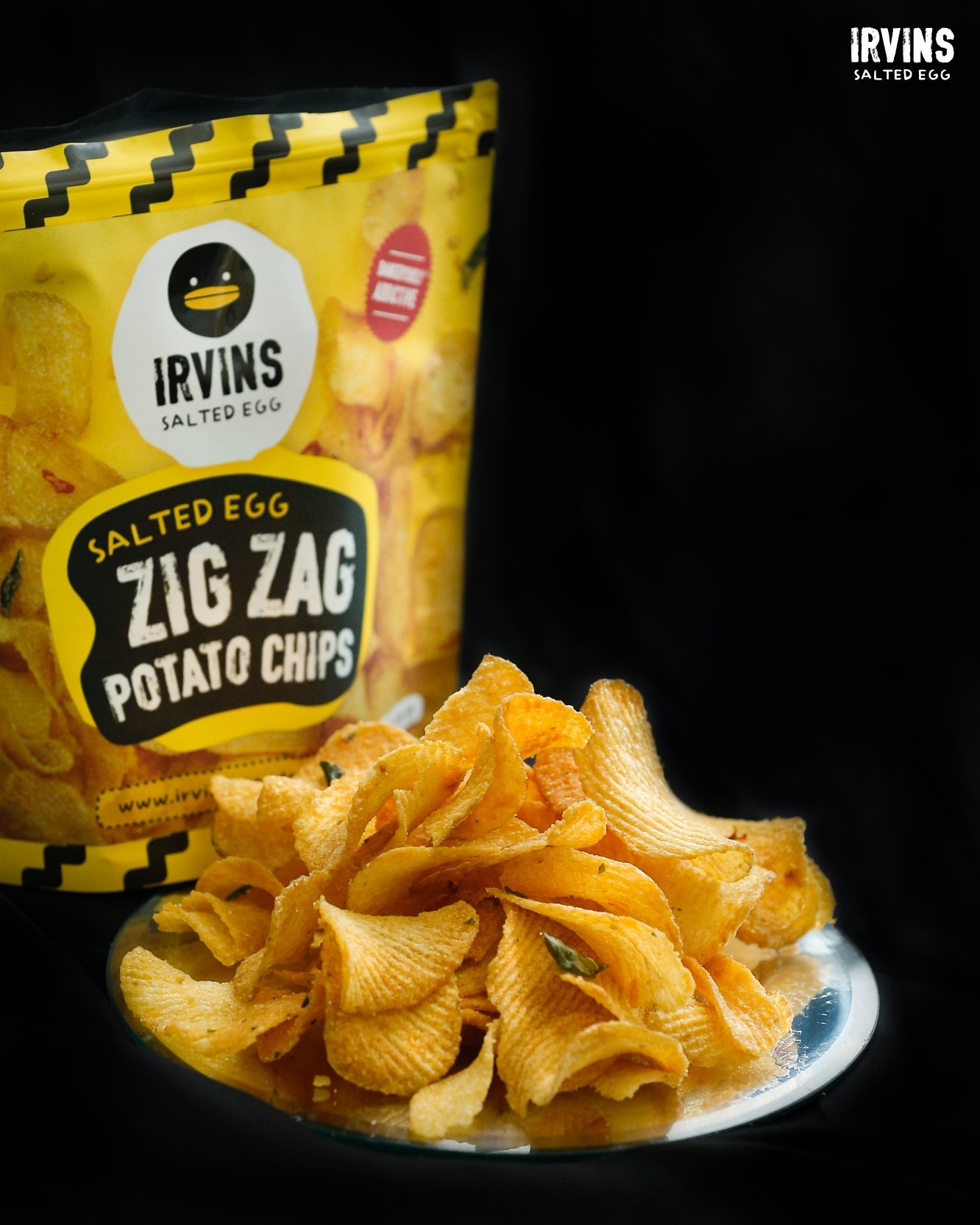 Khoai tây trứng muối 230g IRVINS - Big Salted Egg Potato Chips