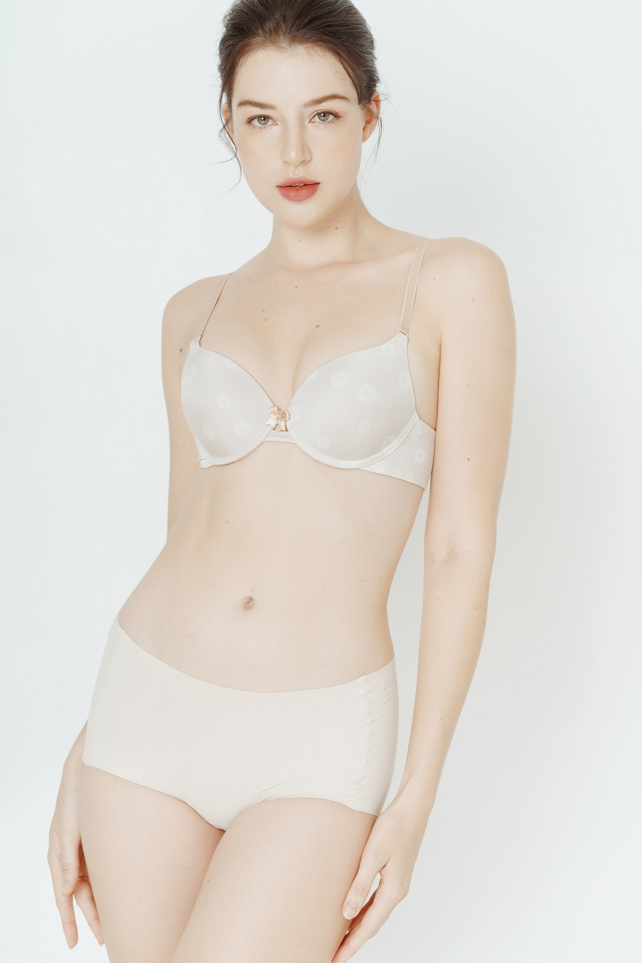 Quần Lót Nữ Trơn Không Đường May Lưng Cao Snowdrop Màu Da