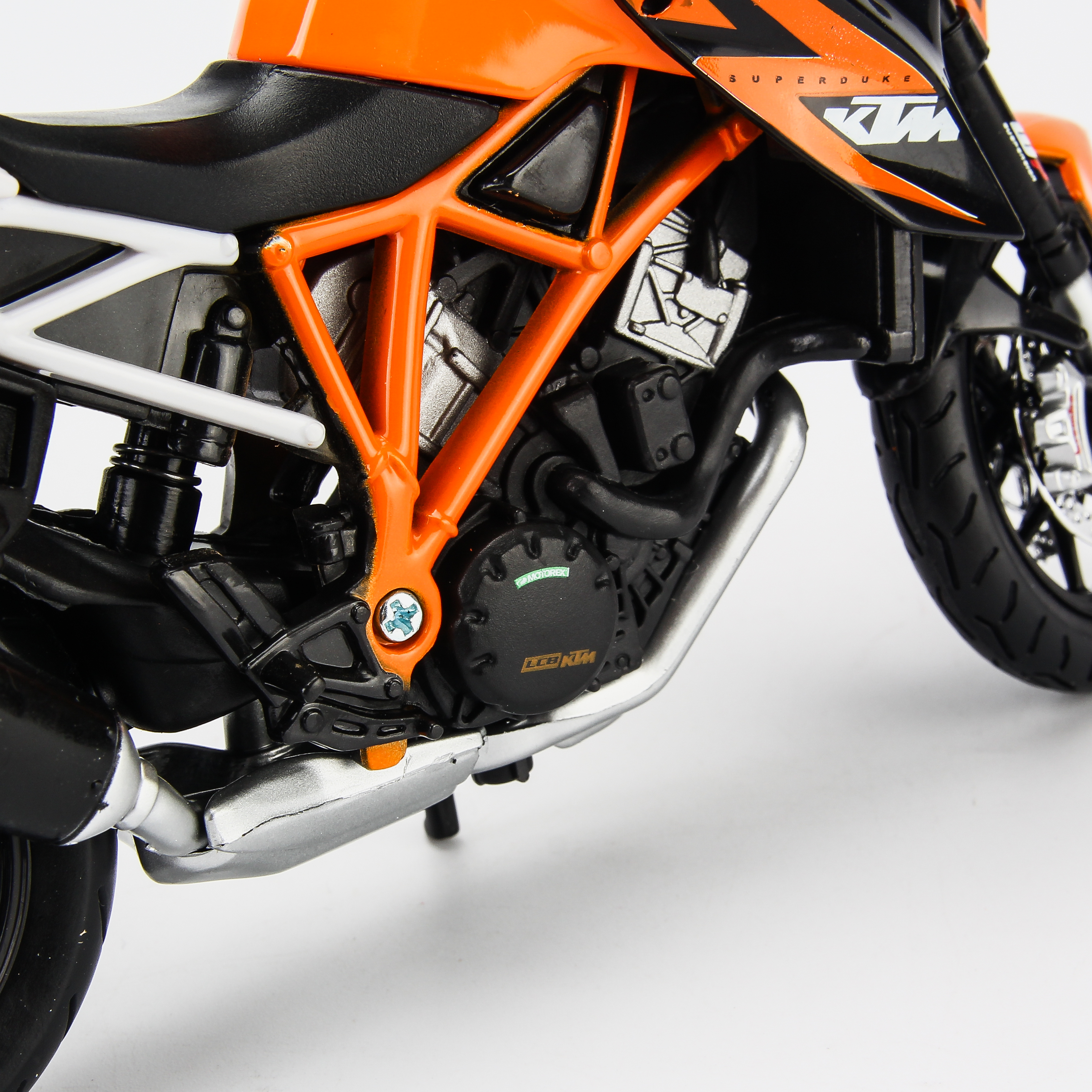 Mô Hình Xe KTM 1290 Super Duke Orange 1:12 Maisto MH-31101(20-13065)