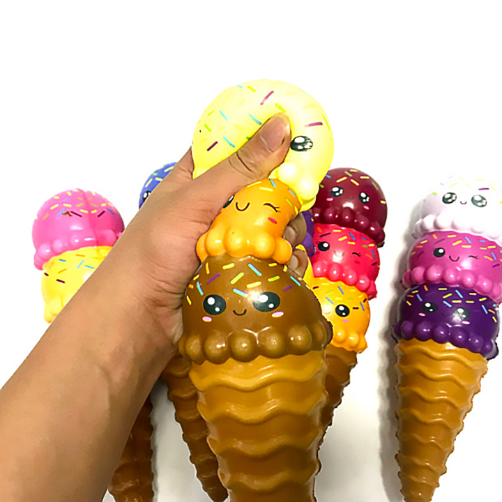 Squishy kem ốc quế 3 tầng - Giao màu ngẫu nhiên