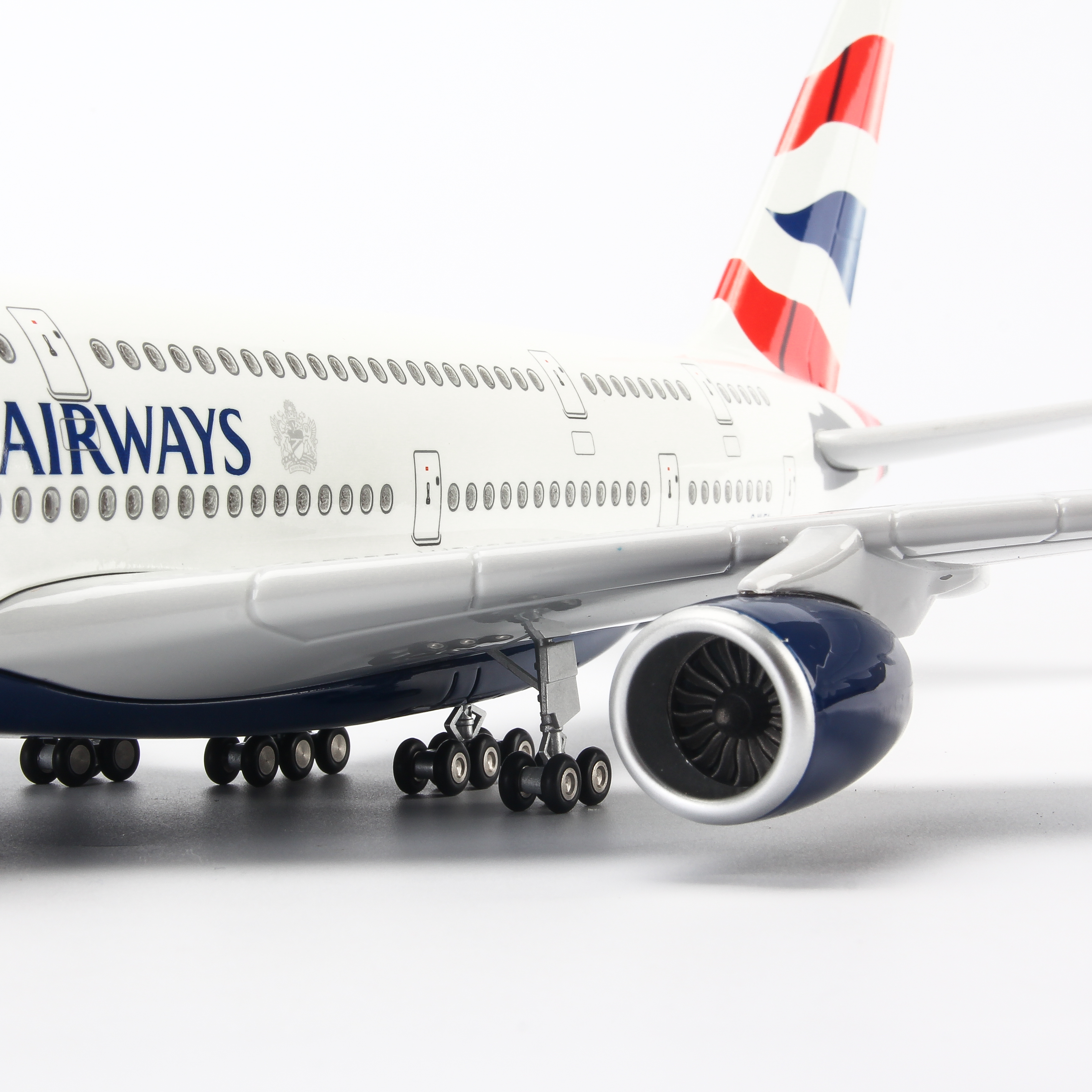 Mô Hình Máy Bay AIRBUS A380 BRITISH AIRWAYS 1:160 EVERFLY (47CM CÓ ĐÈN LED)