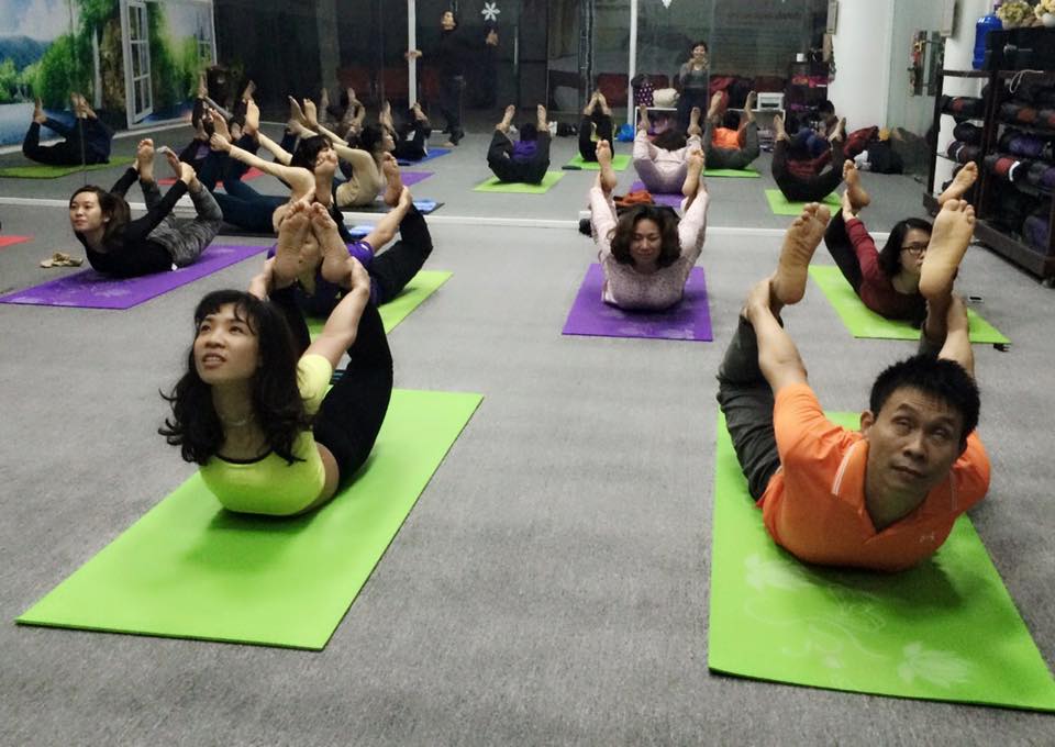 Thảm Tập Yoga, Gym Amalife 2 Lớp + Túi Đựng Thảm Tập Yoga + Dây Buộc Thảm Tập Yoga (Giao Màu Ngẫu Nhiên)