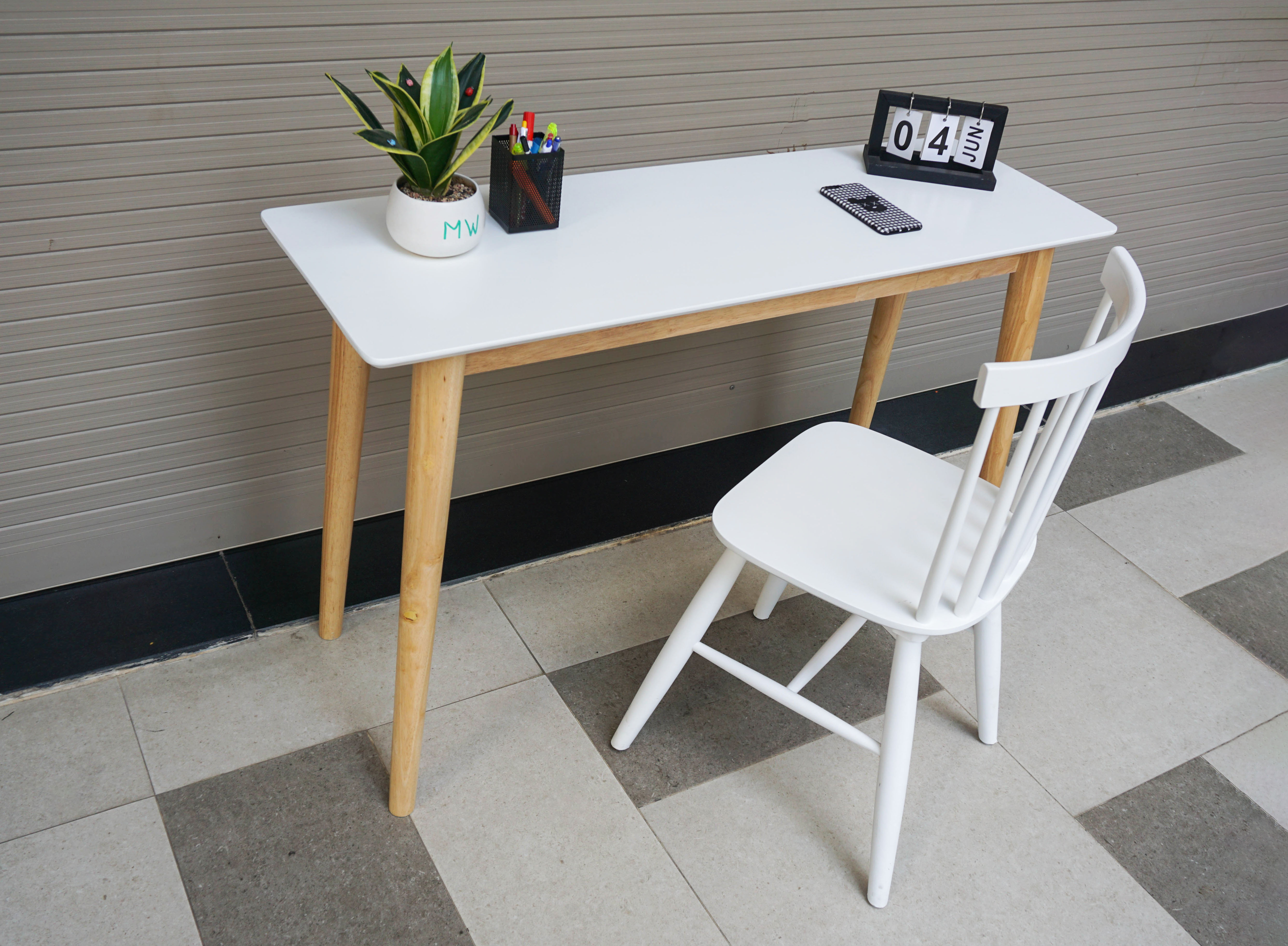 BÀN LÀM VIỆC HIỆN ĐẠI MẶT TRẮNG CHÂN GỖ MWFURNITURE - SLIM TABLE WHITE