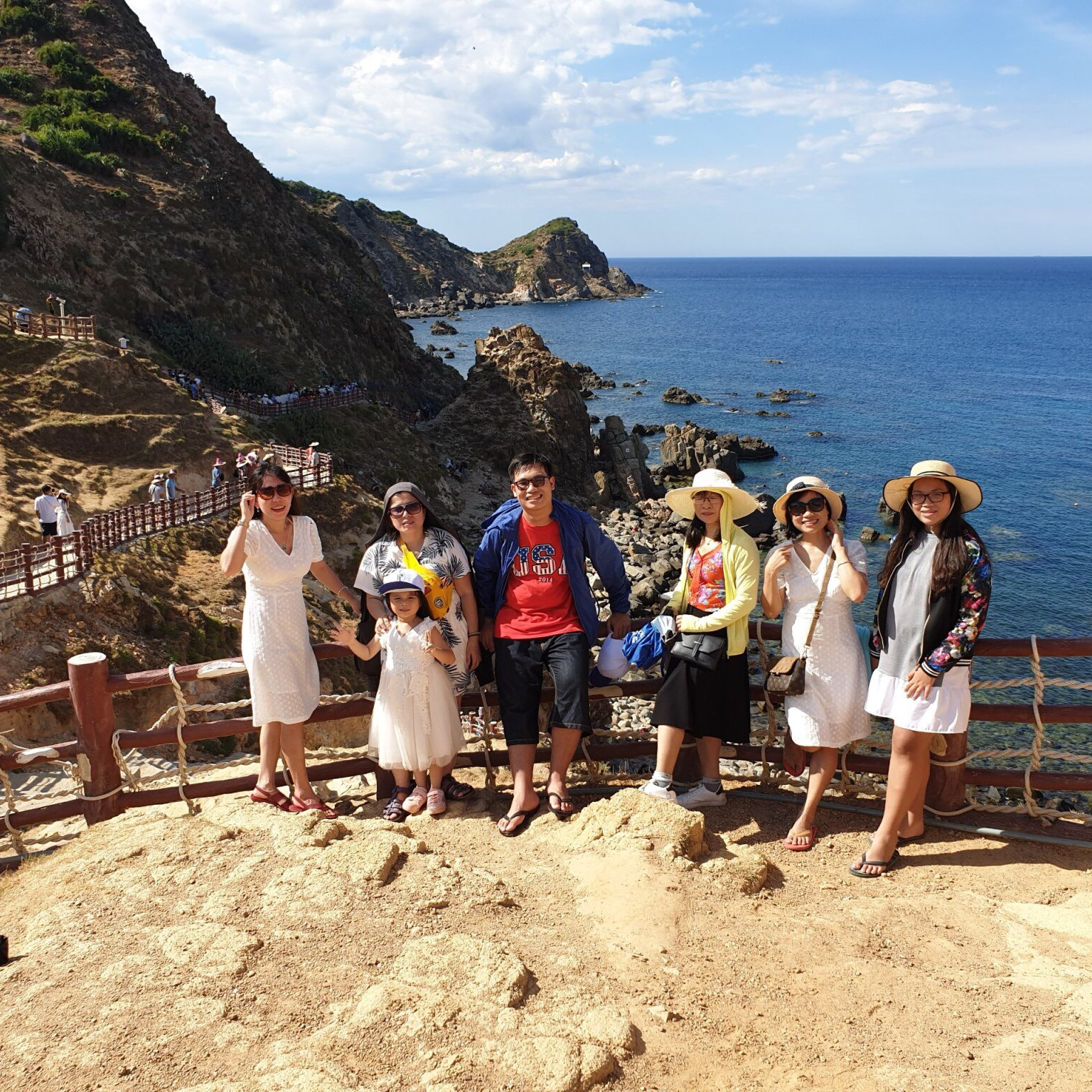 TOUR QUY NHƠN - PHÚ YÊN - TÀU HỎA - KỲ CO - HÒN KHÔ - EO GIÓ - GÀNH ĐÁ ĐĨA - BẢO TÀNG QUANG TRUNG - HAPPY TOUR