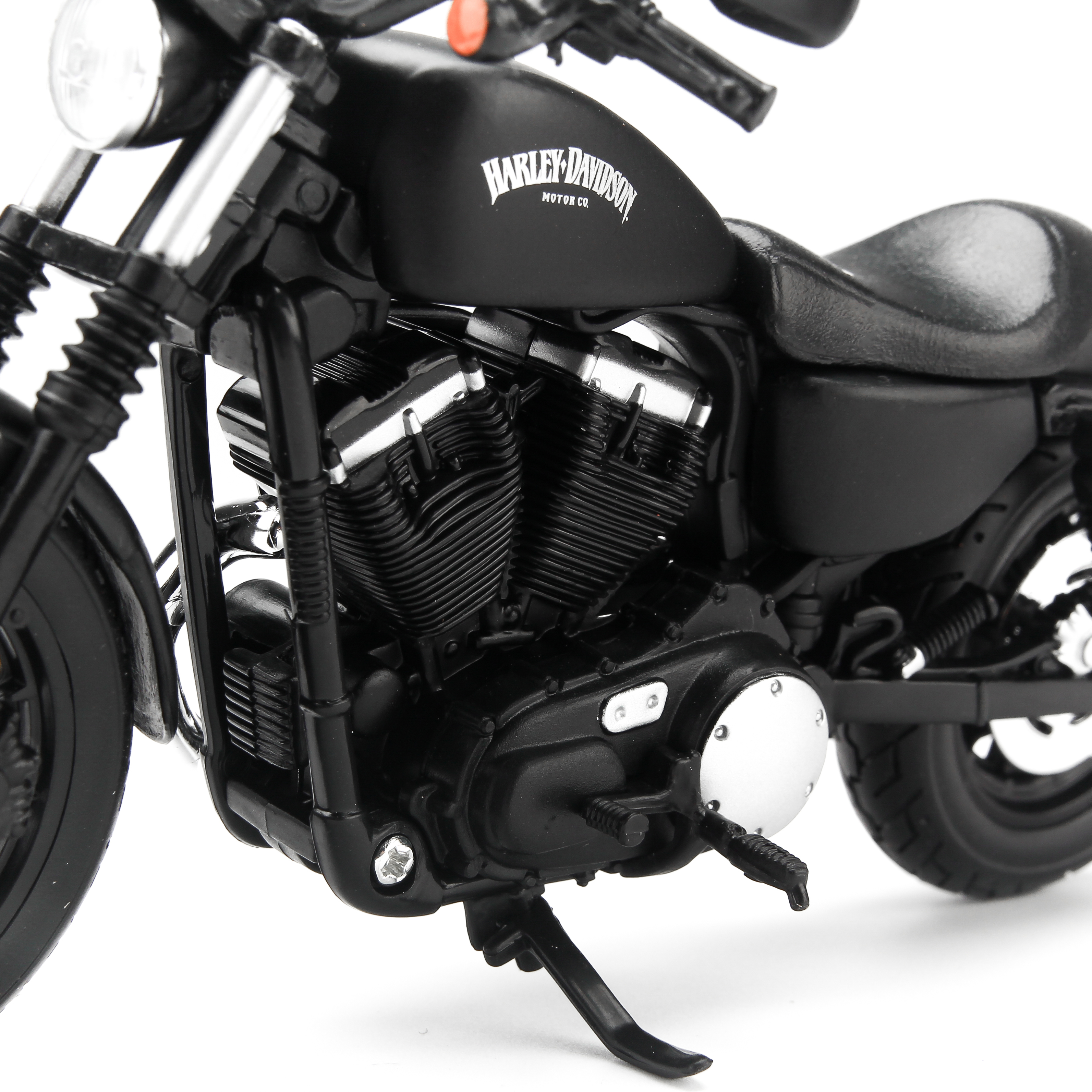 Mô Hình Xe Harley Davidson 13 Sportster Iron 883 Flat Black 1:12 Maisto MH-32326