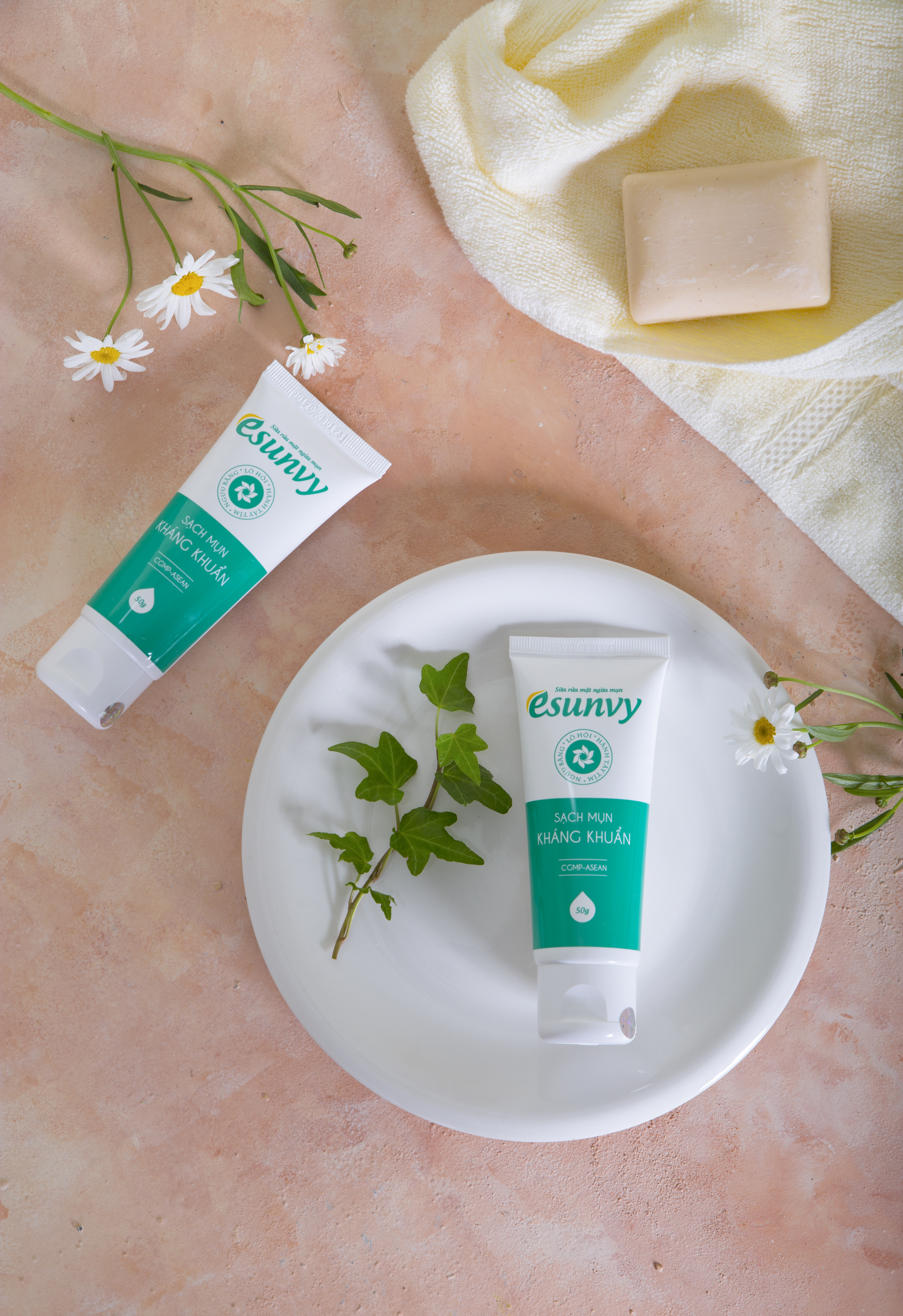 Sữa rửa mặt Esunvy - kiểm soát bã nhờn - sạch mụn - kháng khuẩn - Tuýp 50g