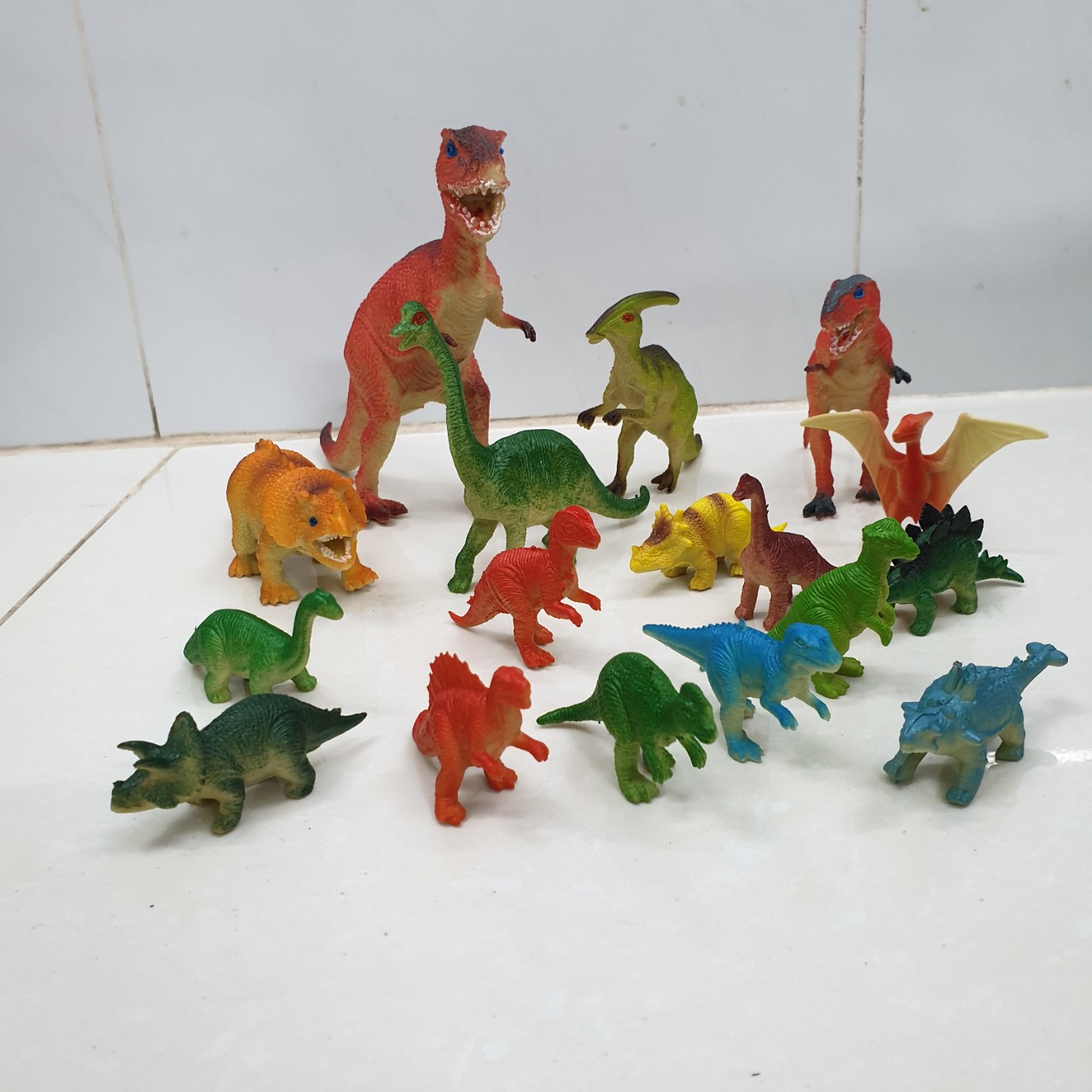 Bộ 16 mô hình khủng long kỉ Jurassic World Dinosaurs dành cho bé 5 tuổi trở lên làm đồ chơi, kích thích trí tò mò, tăng khả năng ghi nhớ và học hỏi về thế giới khủng long