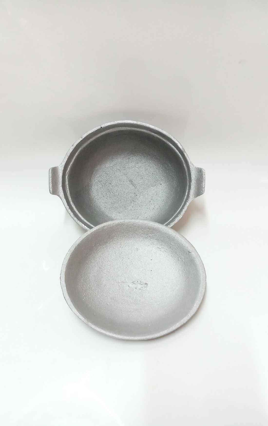 NỒI GANG NẶNG ĐB SỐ 2 KHO CÁ THỊT DÀY 2 LỚP CHỐNG DÍNH CHỐNG BỂ GIỮ NHIỆT LÂU HƠN.