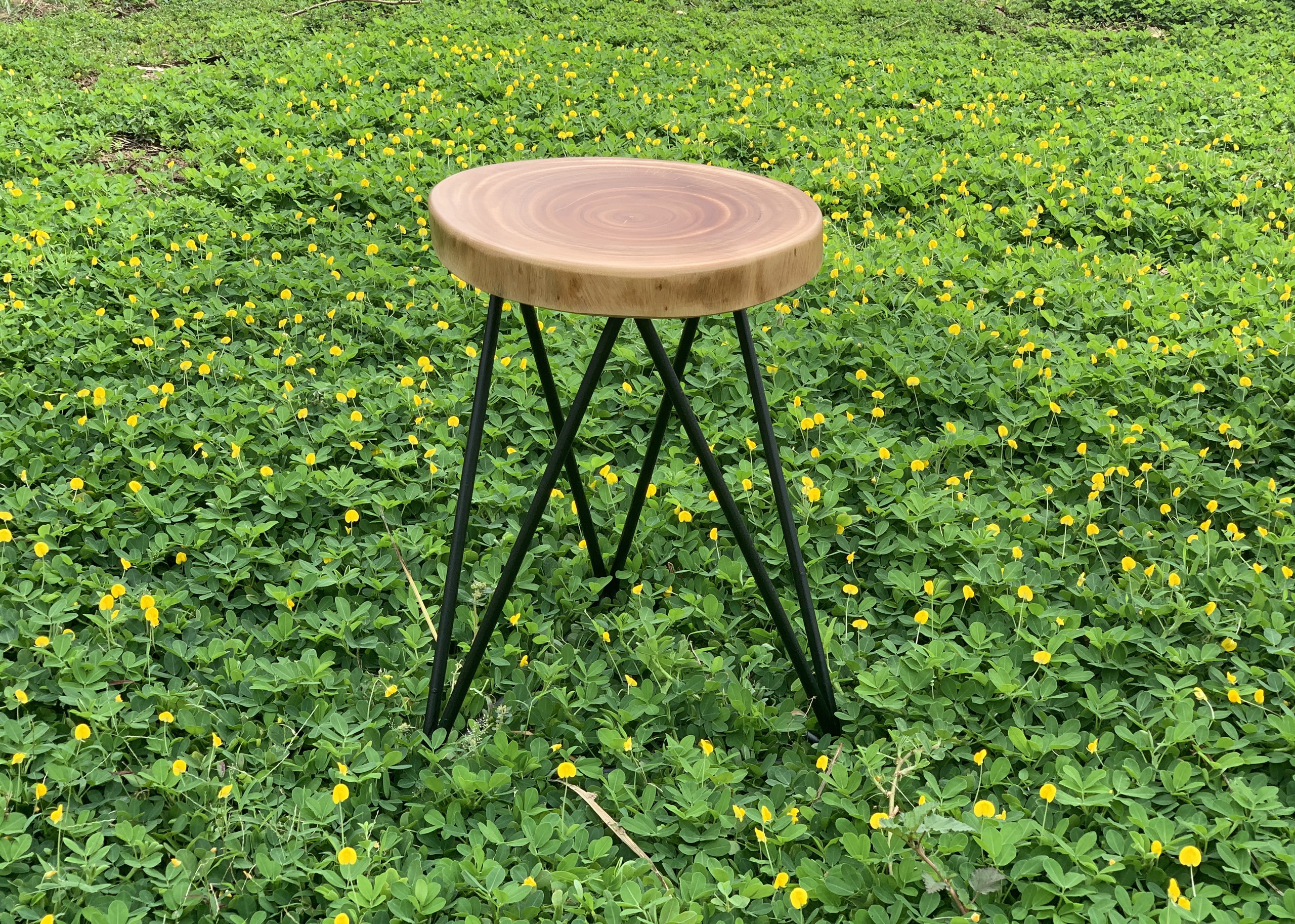 Ghế gỗ cho bàn trà, bàn cà phê chân sắt tam giác