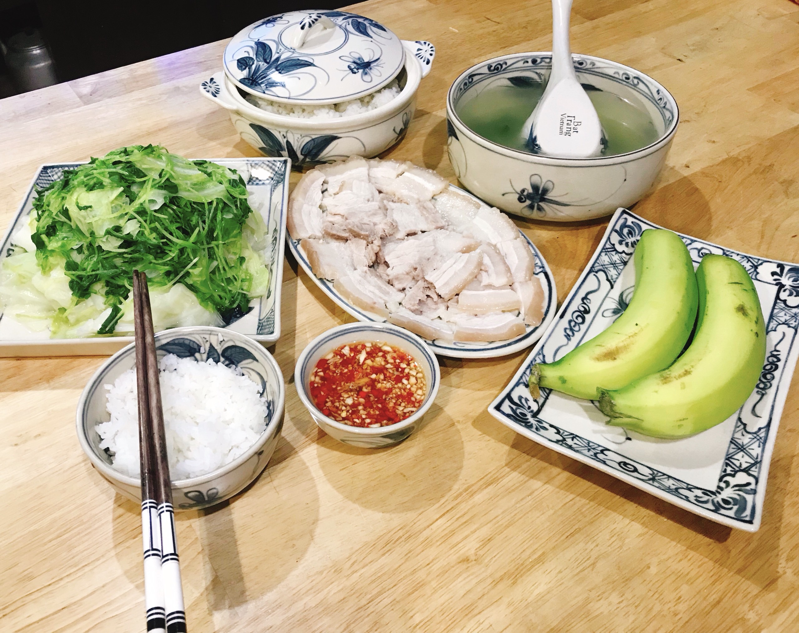 Bộ chén dĩa men rạn vẽ chuồn khoai Bát Tràng MNV-BBA02 Chuồn