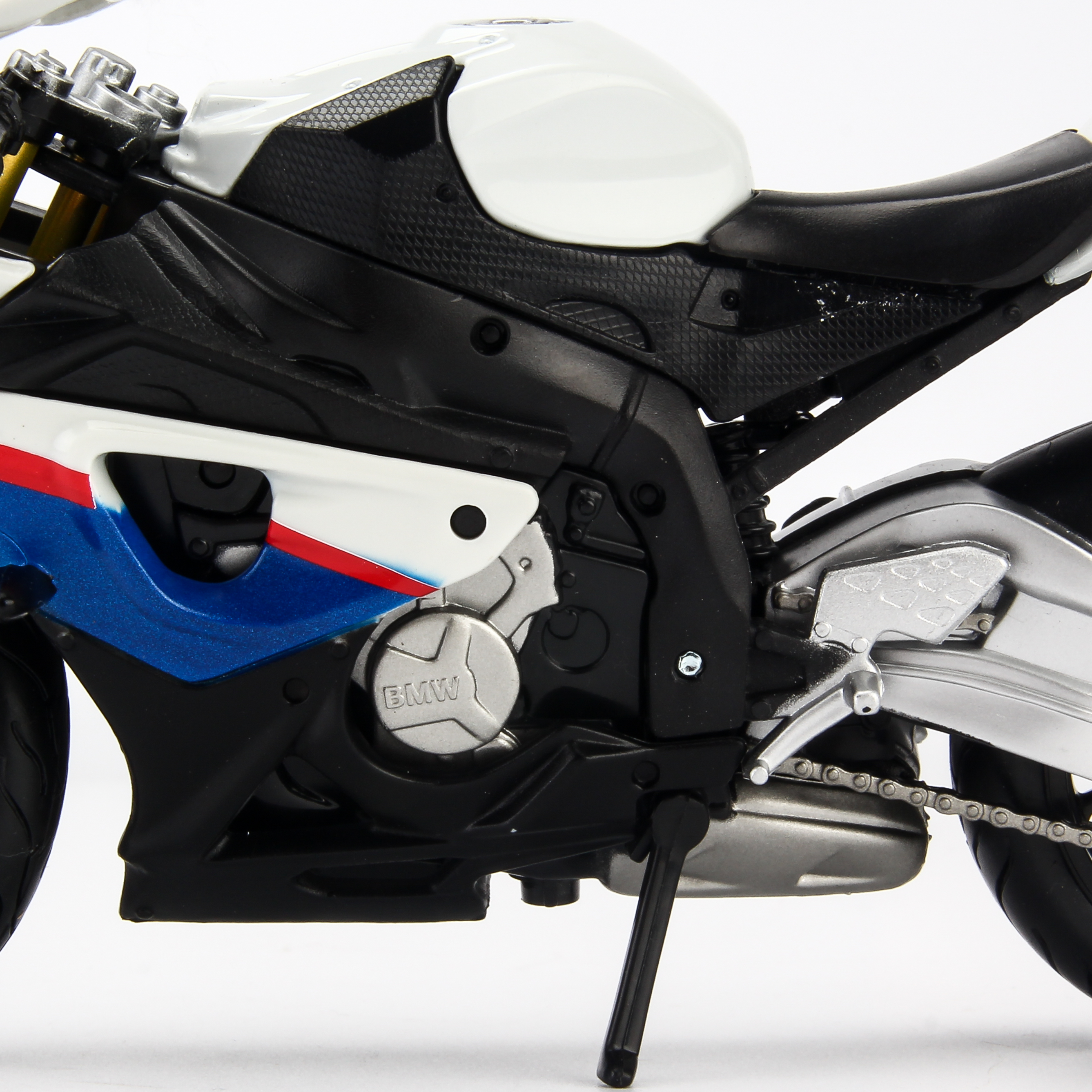 Mô Hình Xe Bmw S1000RR White 1:12 Maisto MH-31101-2