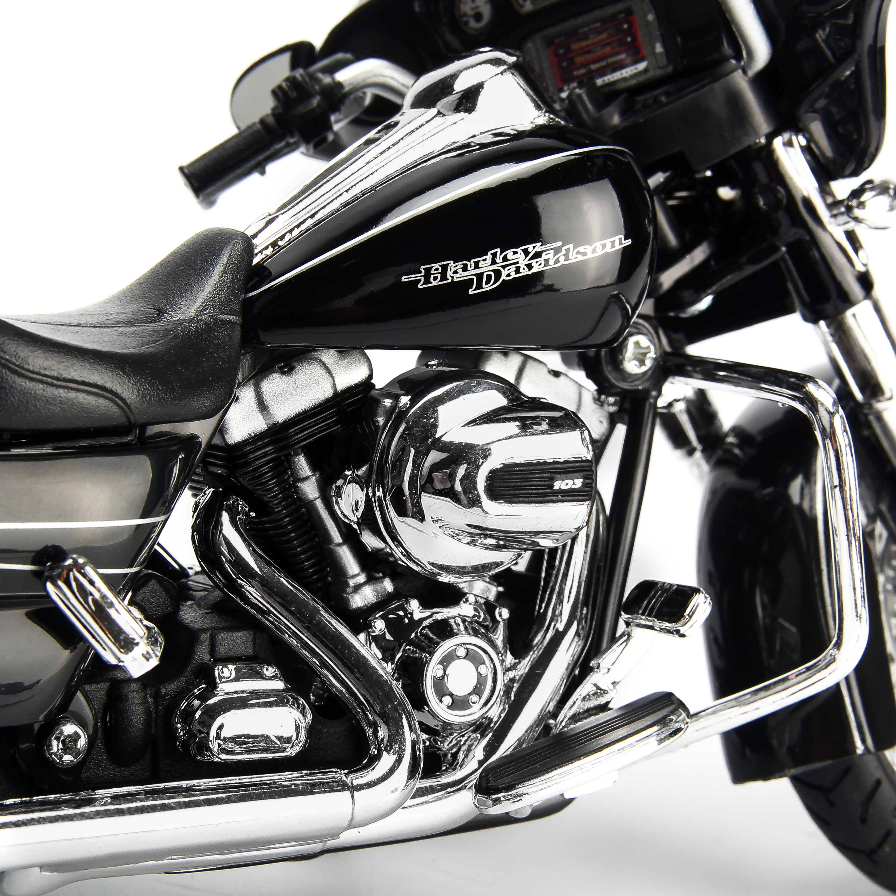 Mô Hình Xe Harley Davidson 2015 Street Glide Special Black 1:12 Maisto MH-32328