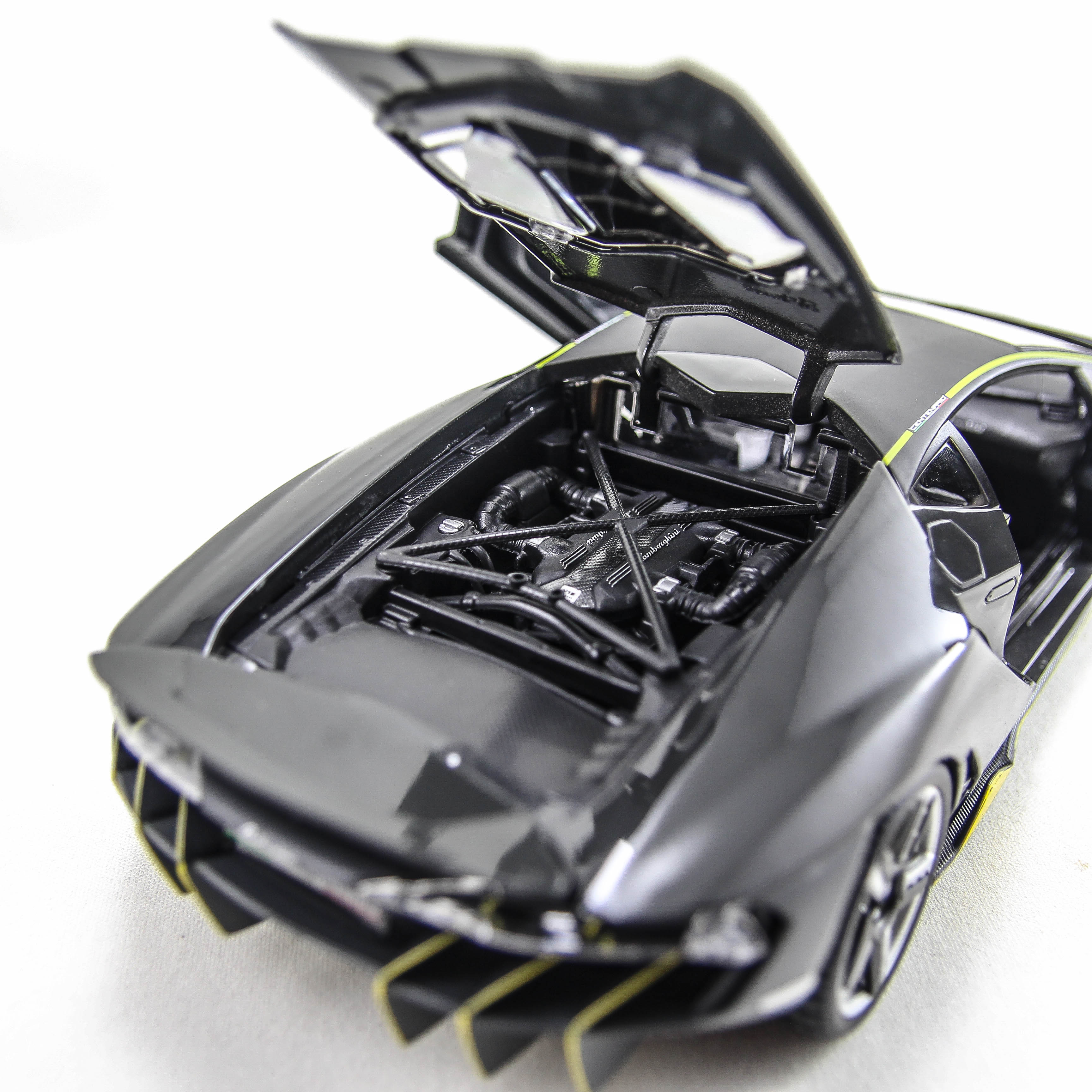 Mô Hình Xe Lamborghini Centenario Black 1:18 Maisto MH-31386