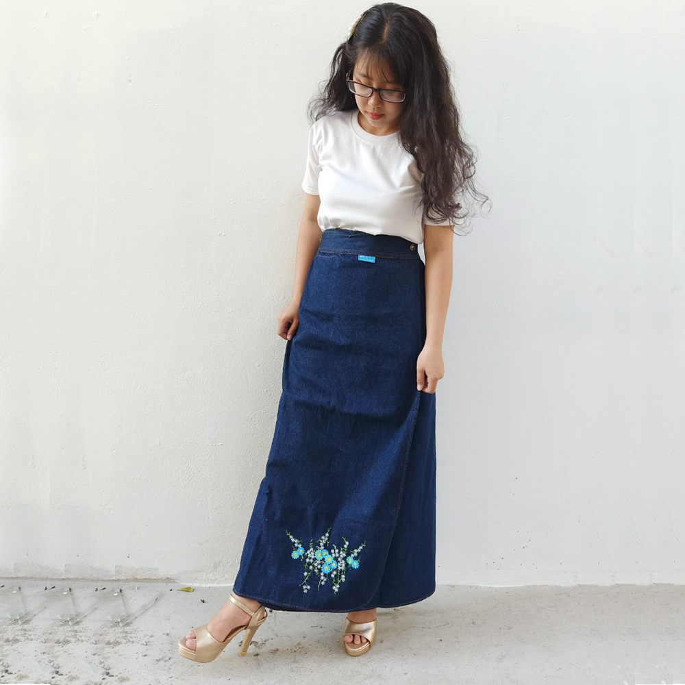 Quần Váy Chống Nắng Thông Minh Chất Liệu Jean Mềm Phù Hợp Với Xe Số, Khi Ngồi Sau Có Thêu Họa Tiết Hoa Thạch Thảo Xanh