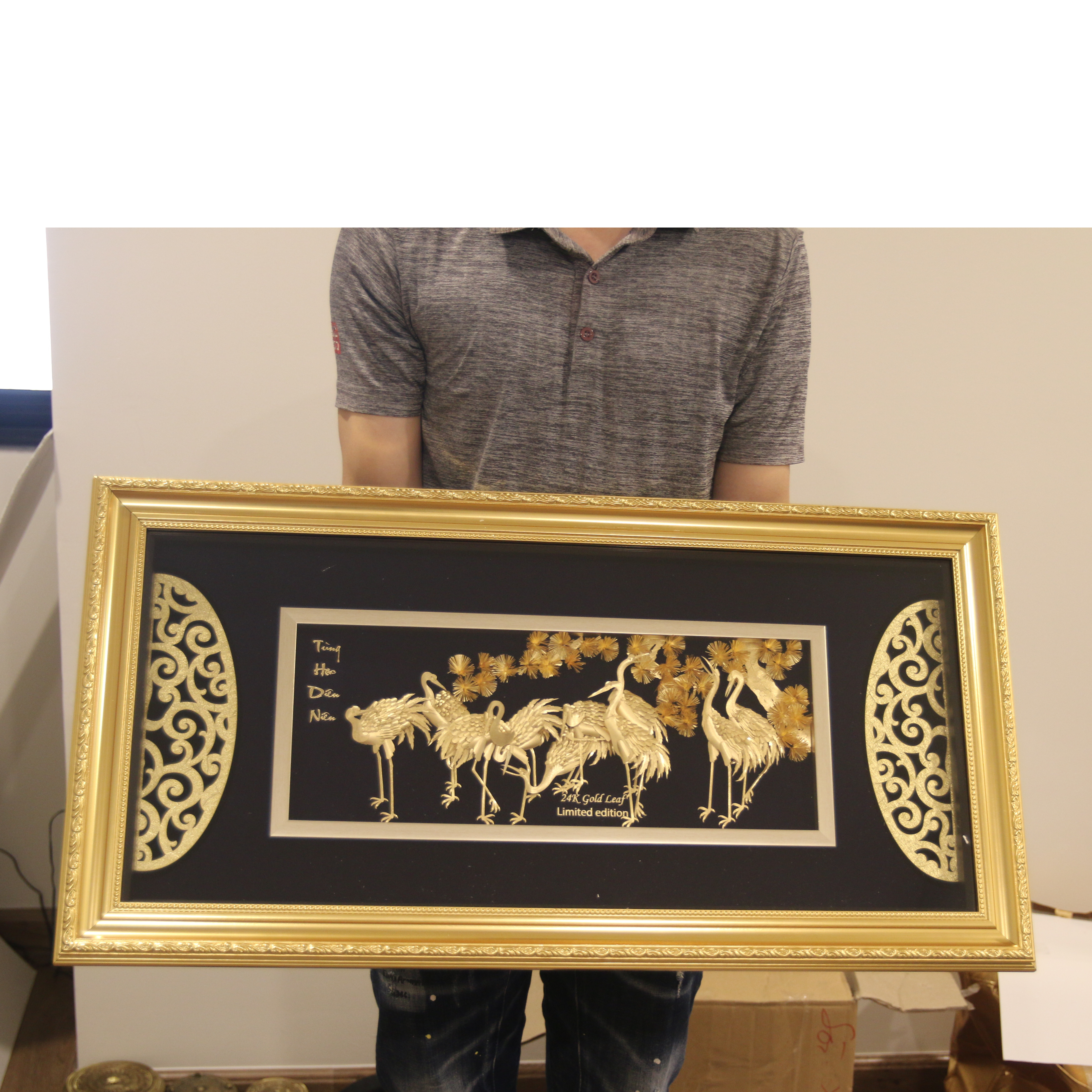 Tranh Tùng hạc diên niên dát vàng 24K 81x42cm