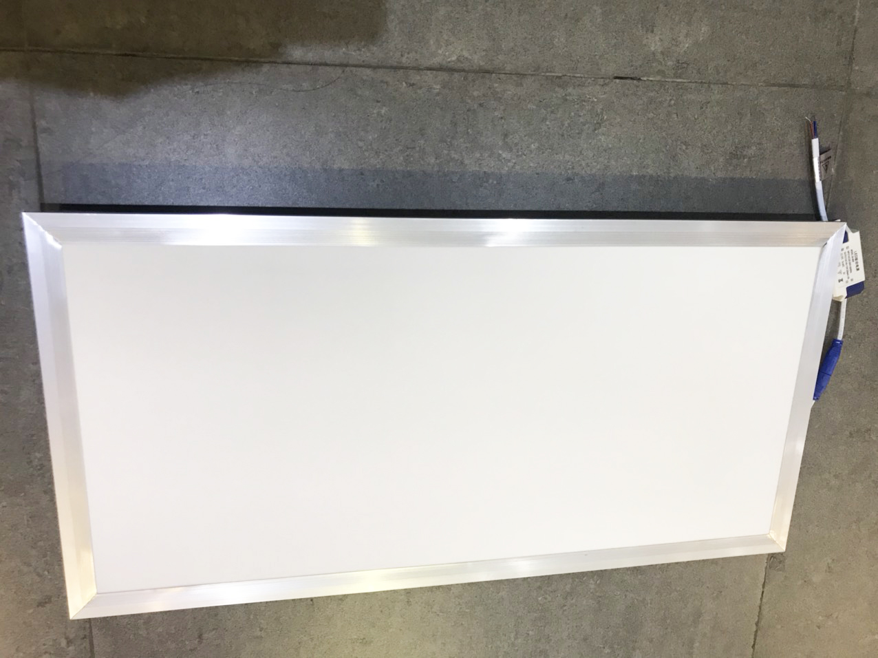 ĐÈN LED PANEL ÂM TRẦN 30X60 CÔNG SUẤT 36W SIÊU SÁNG