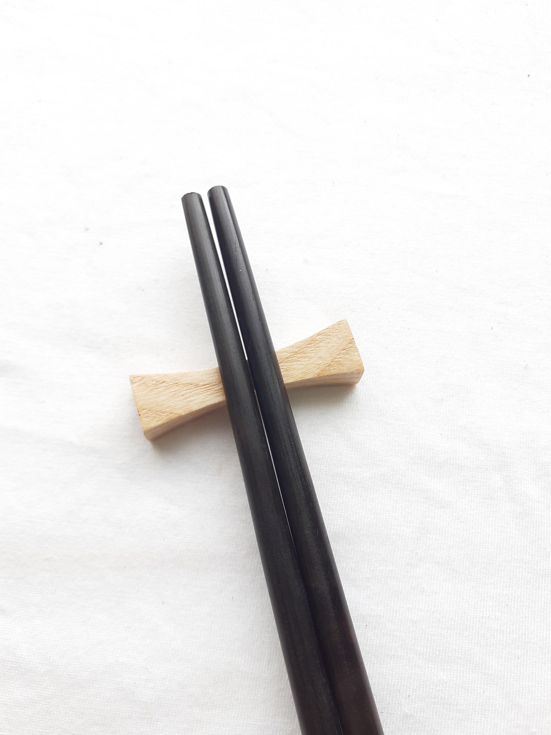 Đũa gỗ Trắc đen tròn gắn sừng-Bộ 5 đôi
