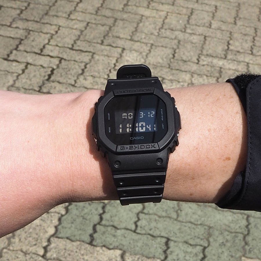 Hình ảnh Đồng hồ nam dây nhựa Casio G-Shock chính hãng DW-5600BB-1DR