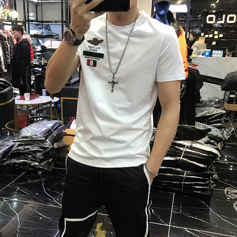 Áo thun Nam họa tiết logo trước ngực và sau áo nổi bật chất liệu vải cotton cao cấp co giãn nhẹ mặc thoải mái dễ phối đồ phù hợp với xu hướng thời trang