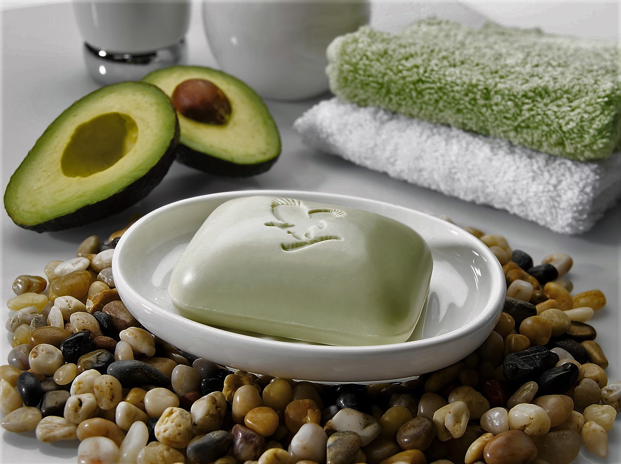 Combo 2 bánh Xà phòng rửa mặt và cơ thể Avocado Face and Body Soap (#284)- 142gr/cục