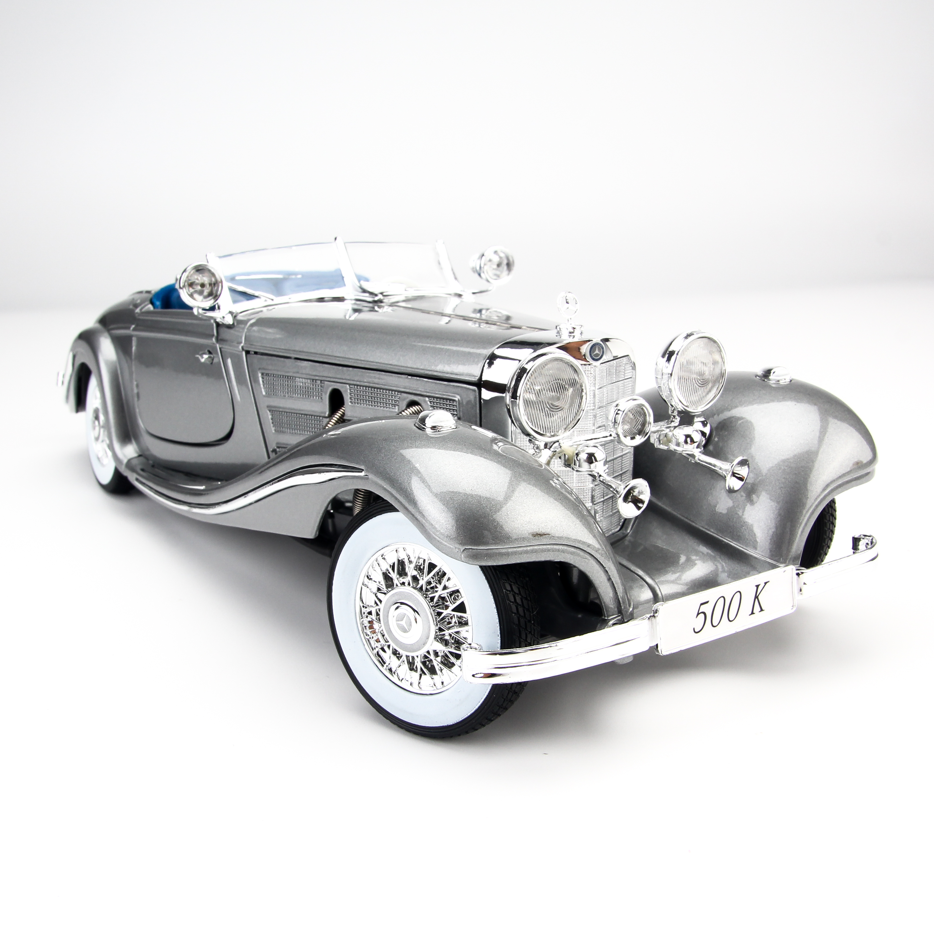 Mô Hình Xe Mercedes-Benz 500K TYP Special Roadster Grey 1:18 Maisto