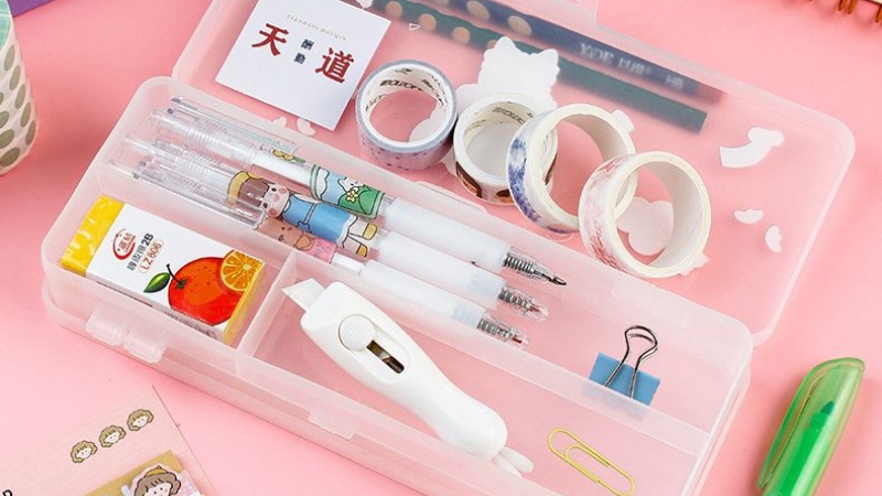 Nhựa, nhôm là chất liệu phổ biến với độ bền cao và khả năng sử dụng linh hoạt