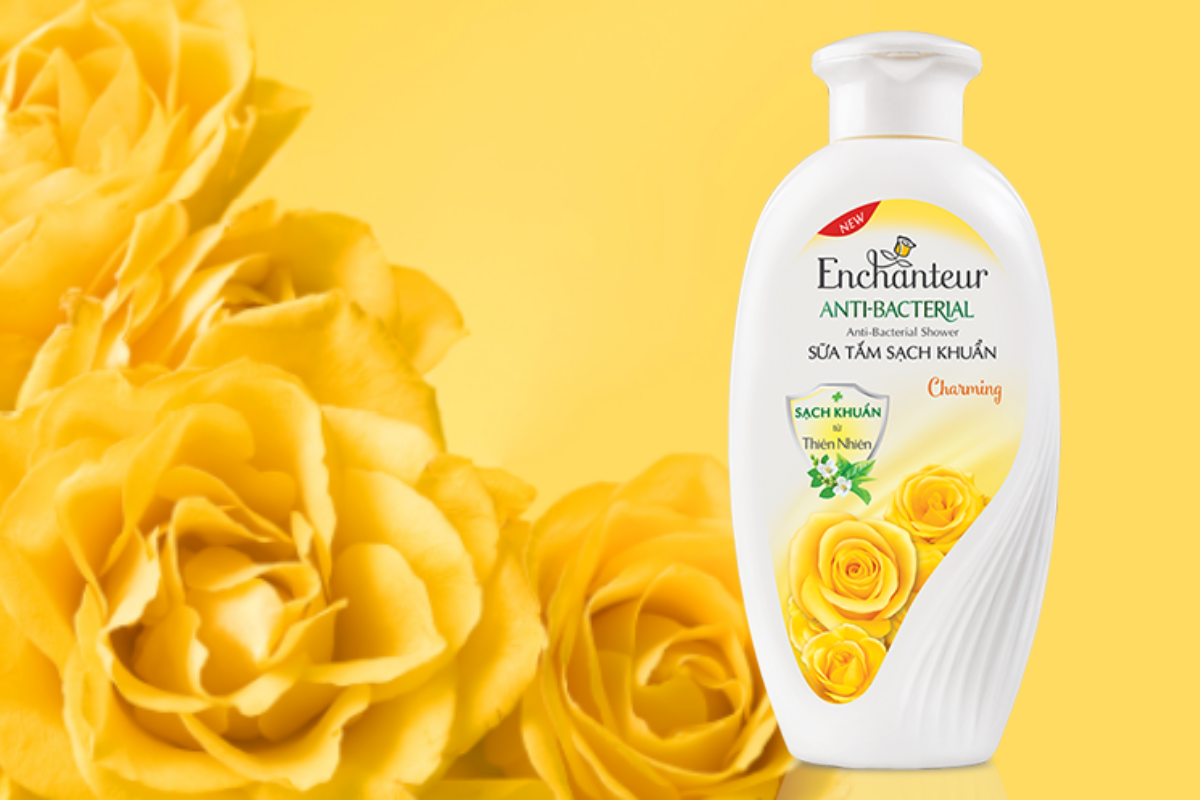 Hương nước hoa Charming nhẹ nh&agrave;ng quyến rũ