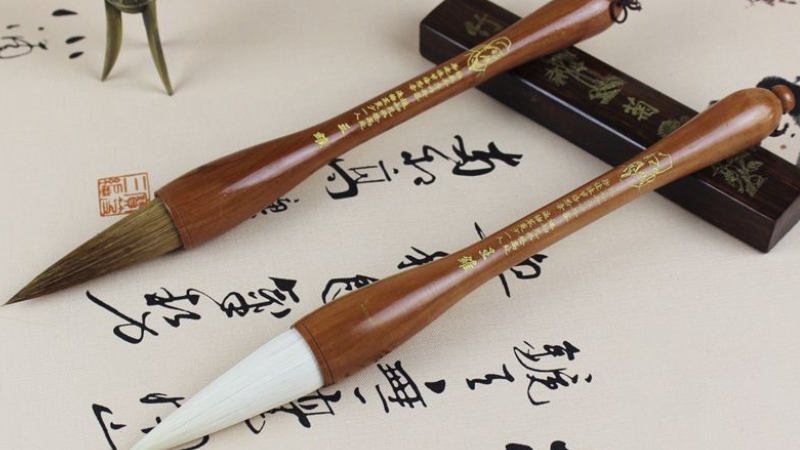 B&uacute;t l&ocirc;ng thư ph&aacute;p gi&uacute;p tạo n&eacute;t chữ uyển chuyển, mang đậm t&iacute;nh nghệ thuật