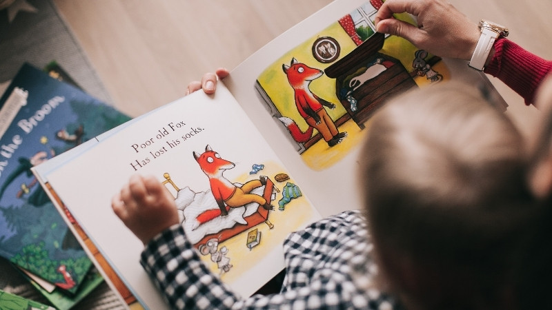 S&aacute;ch mầm non gi&uacute;p b&eacute; ph&aacute;t triển ng&ocirc;n ngữ, tư duy v&agrave; gắn kết gia đ&igrave;nh