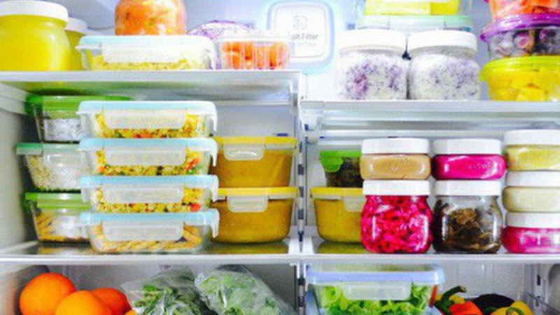 Dụng cụ chứa đựng thực phẩm thiết kế k&iacute;n kh&iacute;, chống tr&agrave;n v&agrave; dễ mang theo.