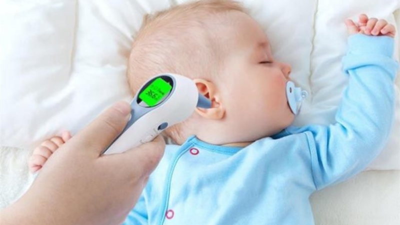 Nhiệt kế cho b&eacute; đo kh&ocirc;ng tiếp x&uacute;c, tiện lợi v&agrave; vệ sinh
