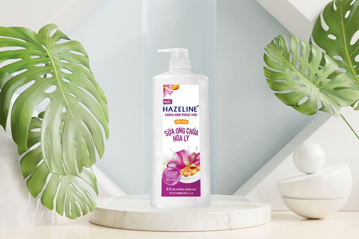 Sữa tắm Hazeline sữa ong chúa hoa ly