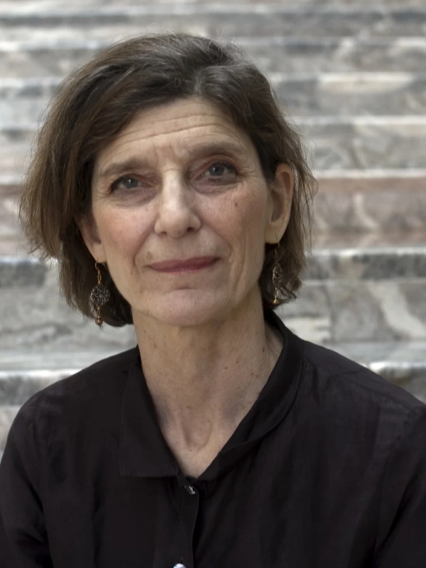 T&aacute;c giả Elena Ferrante
