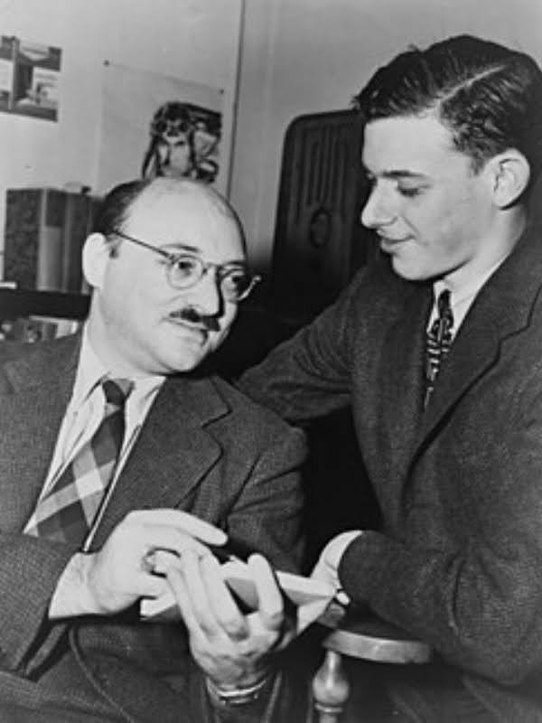 T&aacute;c giả Ellery Queen