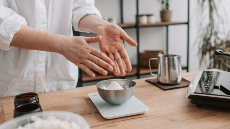 C&acirc;n nh&agrave; bếp k&iacute;nh cường lực với m&agrave;n h&igrave;nh LCD v&agrave; cảm biến ch&iacute;nh x&aacute;c cao