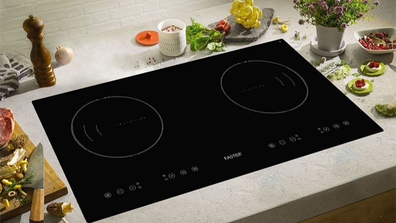 Chọn bếp c&oacute; mặt k&iacute;nh cao cấp, linh kiện bền bỉ, t&iacute;nh năng an to&agrave;n v&agrave; thương hiệu uy t&iacute;n