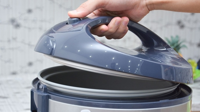 Nồi cơm nắp gài là lựa chọn hoàn hảo cho những bữa cơm gia đình dẻo thơm