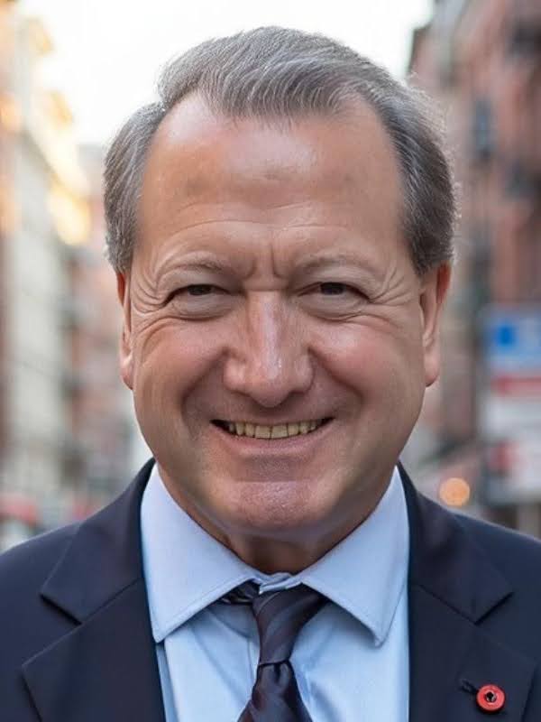 Tác giả James M. Strock