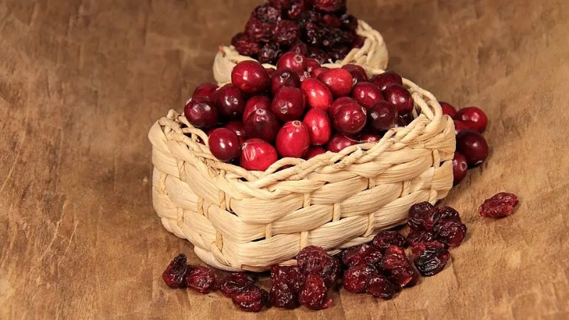 Nho kh&ocirc; v&agrave; Nam việt quất