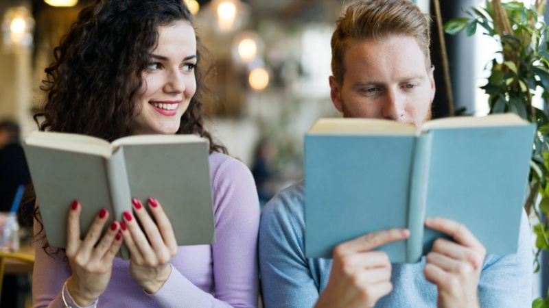 Chọn s&aacute;ch h&ocirc;n nh&acirc;n - giới t&iacute;nh theo nhu cầu, độ tuổi, t&aacute;c giả uy t&iacute;n v&agrave; đ&aacute;nh gi&aacute; để dễ &aacute;p dụng